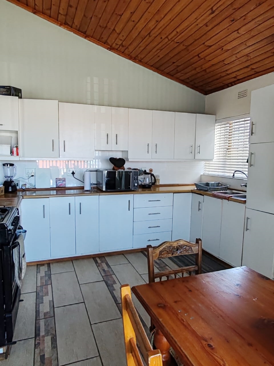 4 Bedroom Property for Sale in Palmiet Western Cape
